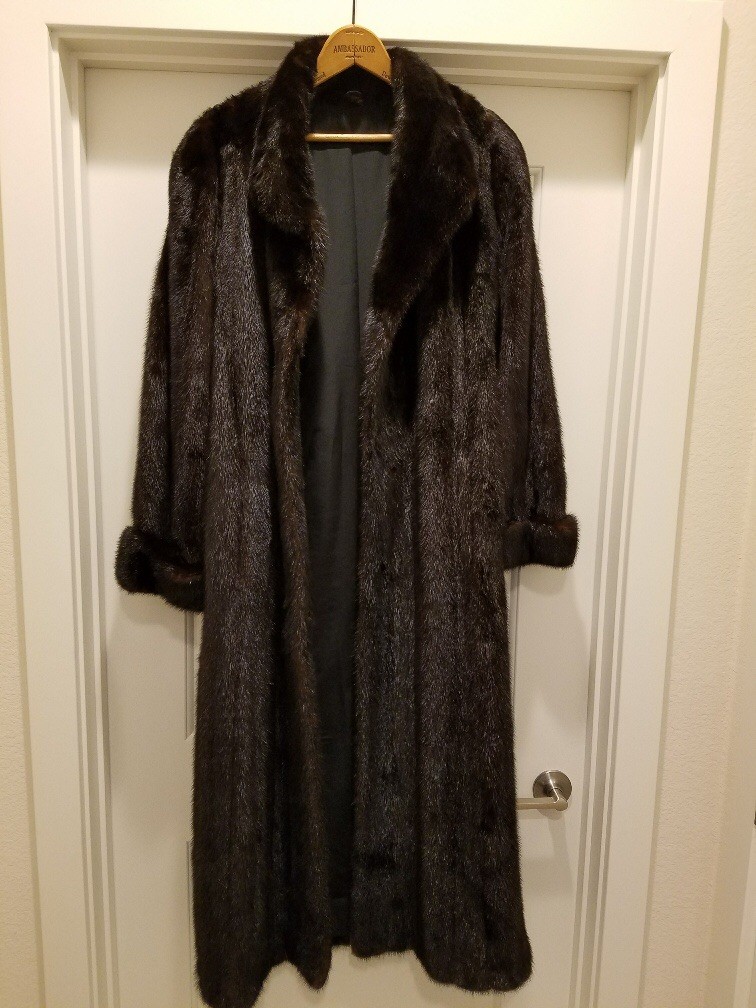 FULL LENGTH FEMALE MINK FUR COAT **MINT 