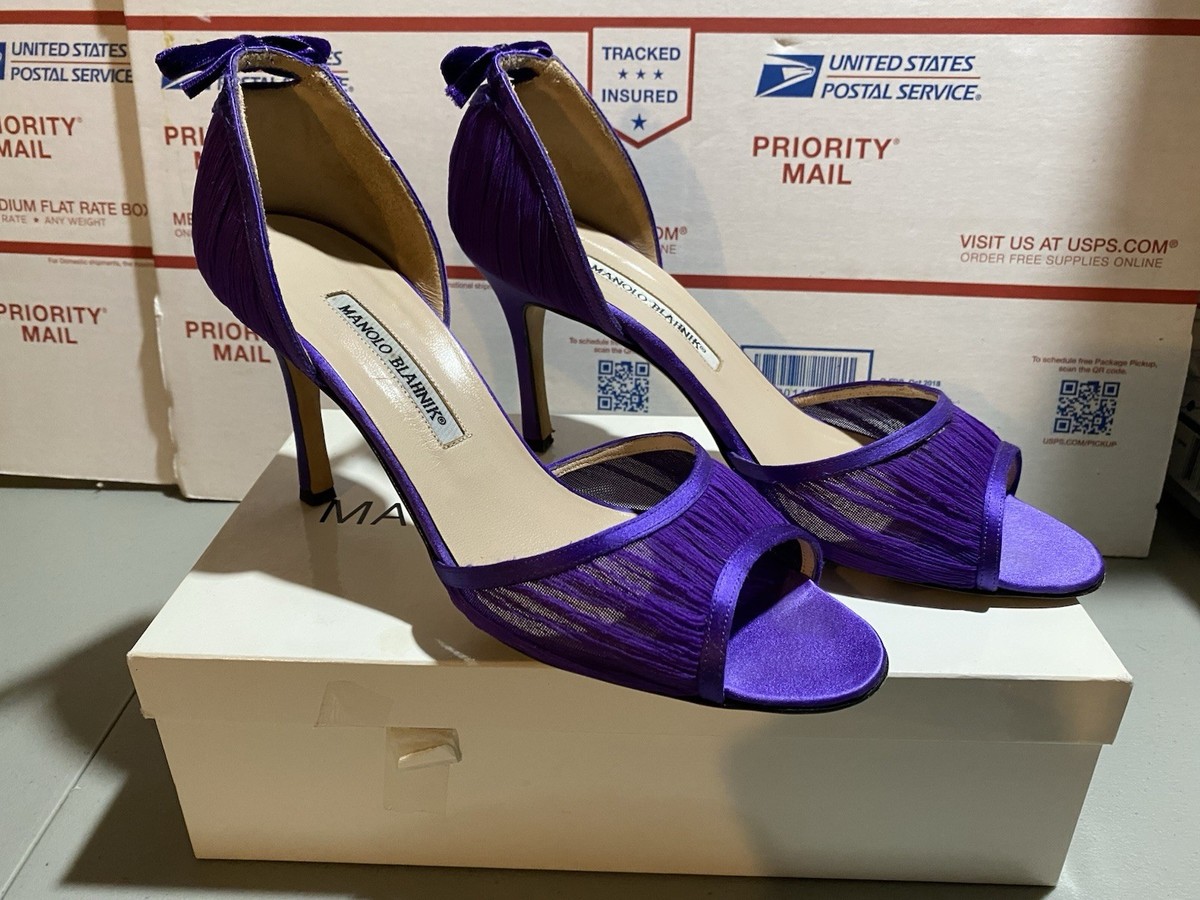 MANOLO BLAHNIK パープル 4センチヒール マノロ ブラニク“上品パープル＆ブルー”のバックル付きパンプス