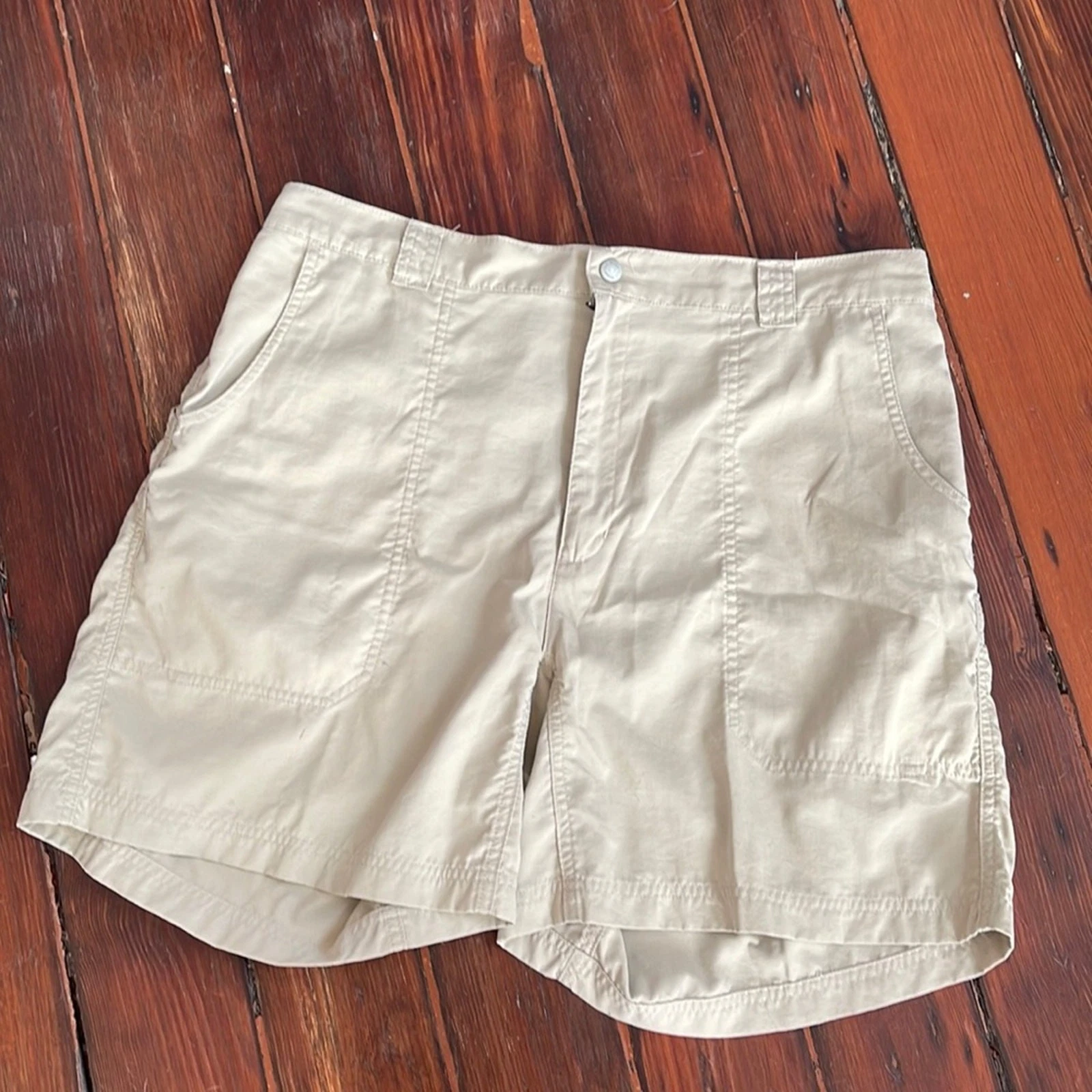 L. L. Bean athletic athleisure outdoors hiking quick dry cargo shorts sz 38