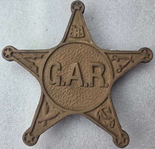 1861-1865 CIVIL WAR GAR GRAND ARMY OF THE REPUBLIC  GRAVE MARKER / FLAG HOLDER.