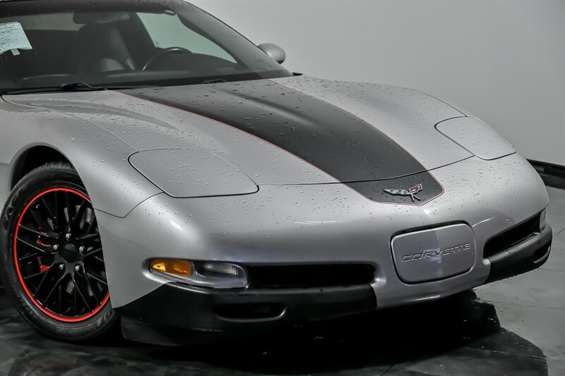 2004 Machine Silver Chevrolet Corvette   | C5 Corvette Photo 2