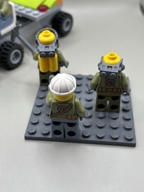 LEGO City Volcano Explorer minifigures qty 4 60124 60125 cty0685 cty0686