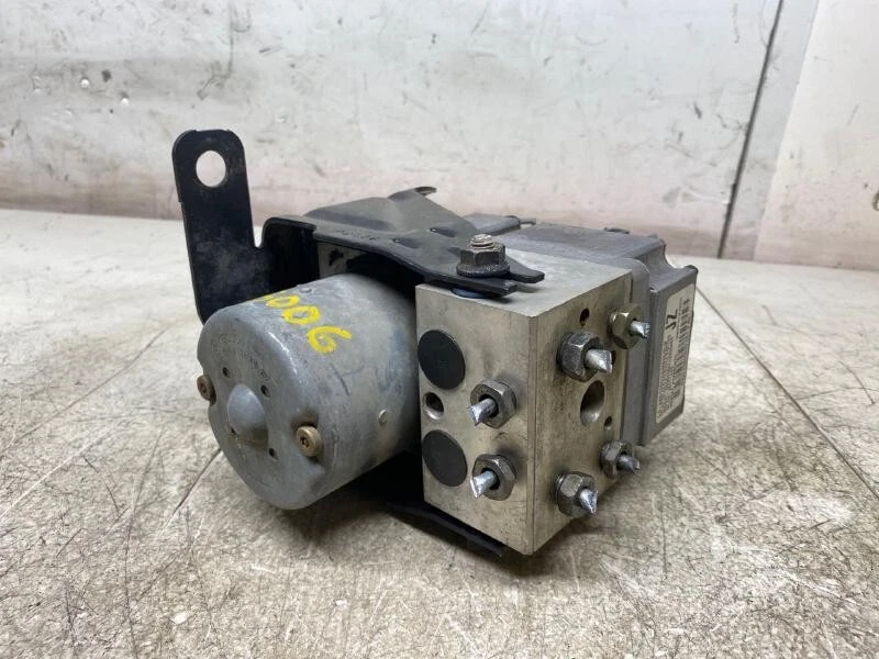 Conjunto de módulo de bomba de freno antibloqueo Cadillac Deville 2000-2005 OEM Foto 3 de 4