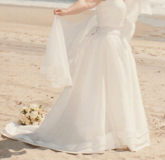Oleg Cassini Wedding Gown Strapless Ivory Sz12 Fits 5’2” Strapless Organza