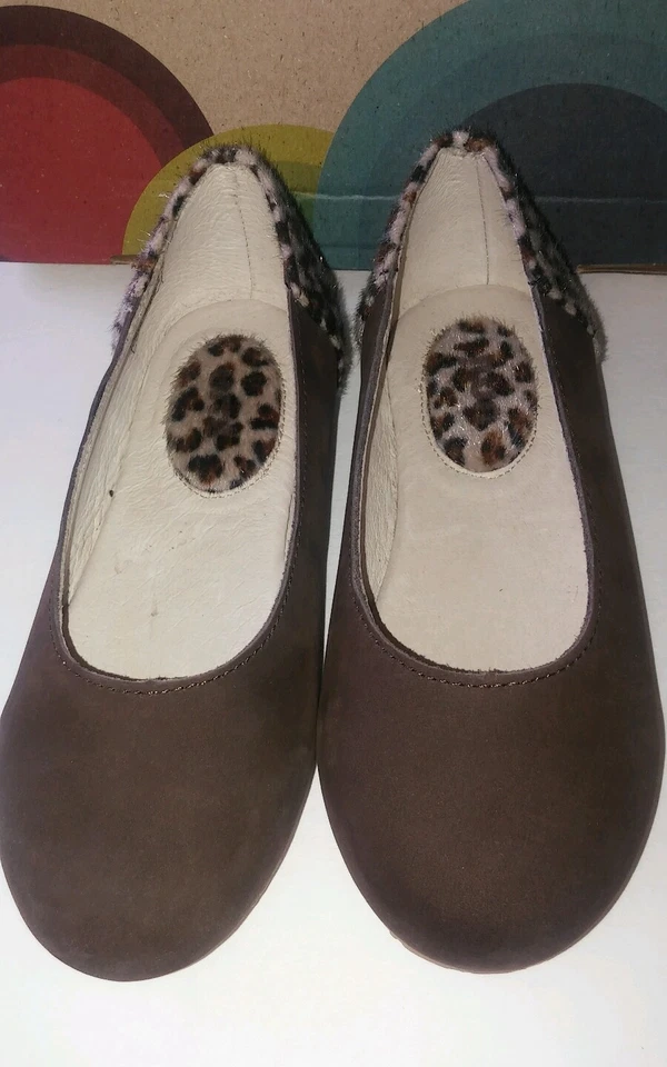 UMI Leola A Tapa Imitación Piel Plana Niñas Pequeñas Talla 10M. Foto 4 de 4