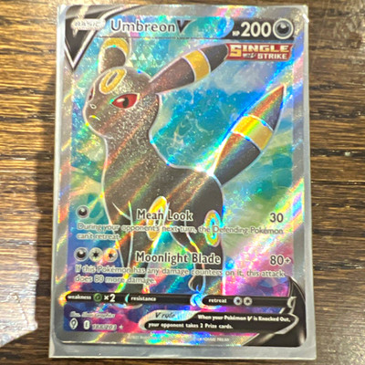 The Pokémon Company Umbreon V Alt Full Art Holo Evolving Skies 188/203 ENG