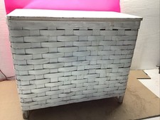 Vintage wiklinowy kosz na pranie mały