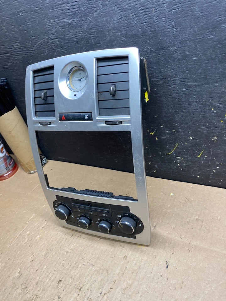 Chrysler 300 2005 a 2007 tablero calefacción aire acondicionado control de clima radio panel T4922 DG Foto 3 de 4