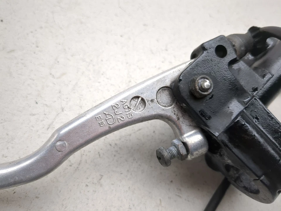 08-25 Cilindro maestro freno delantero derecho Yamaha V Star XV250 Foto 3 de 4