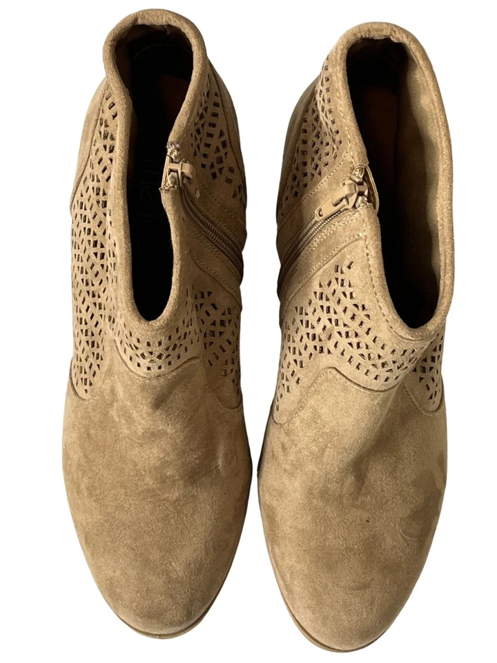 Botines para mujer Me Too 8,5 tostados imitación gamuza tacón bloque recorte cremallera informales Foto 2 de 4