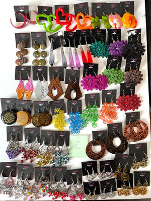 E205  INVENTORY CLEARANCE LOT   50pcs Fashion EARRINGS Dangle Pierced