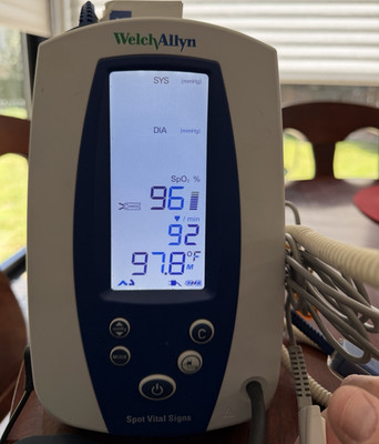 Welch Allyn Spot Vital Signs 42NTB Digital Patient Monitor NIBP SpO2 Temp
