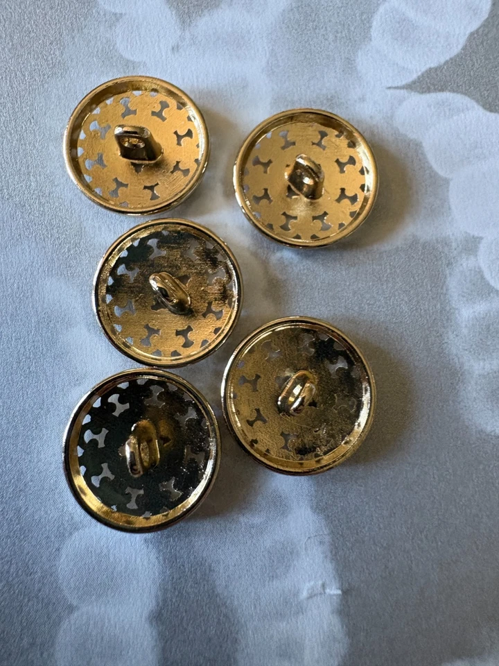 5 CHANEL Gold CC Logo Buttons Small 16mm - Image 3 of 3