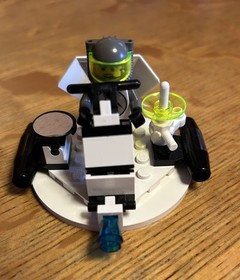 Lego 1479, 6815  Blacktron II and Exploriens Hoverton, complete w/ no Manual 