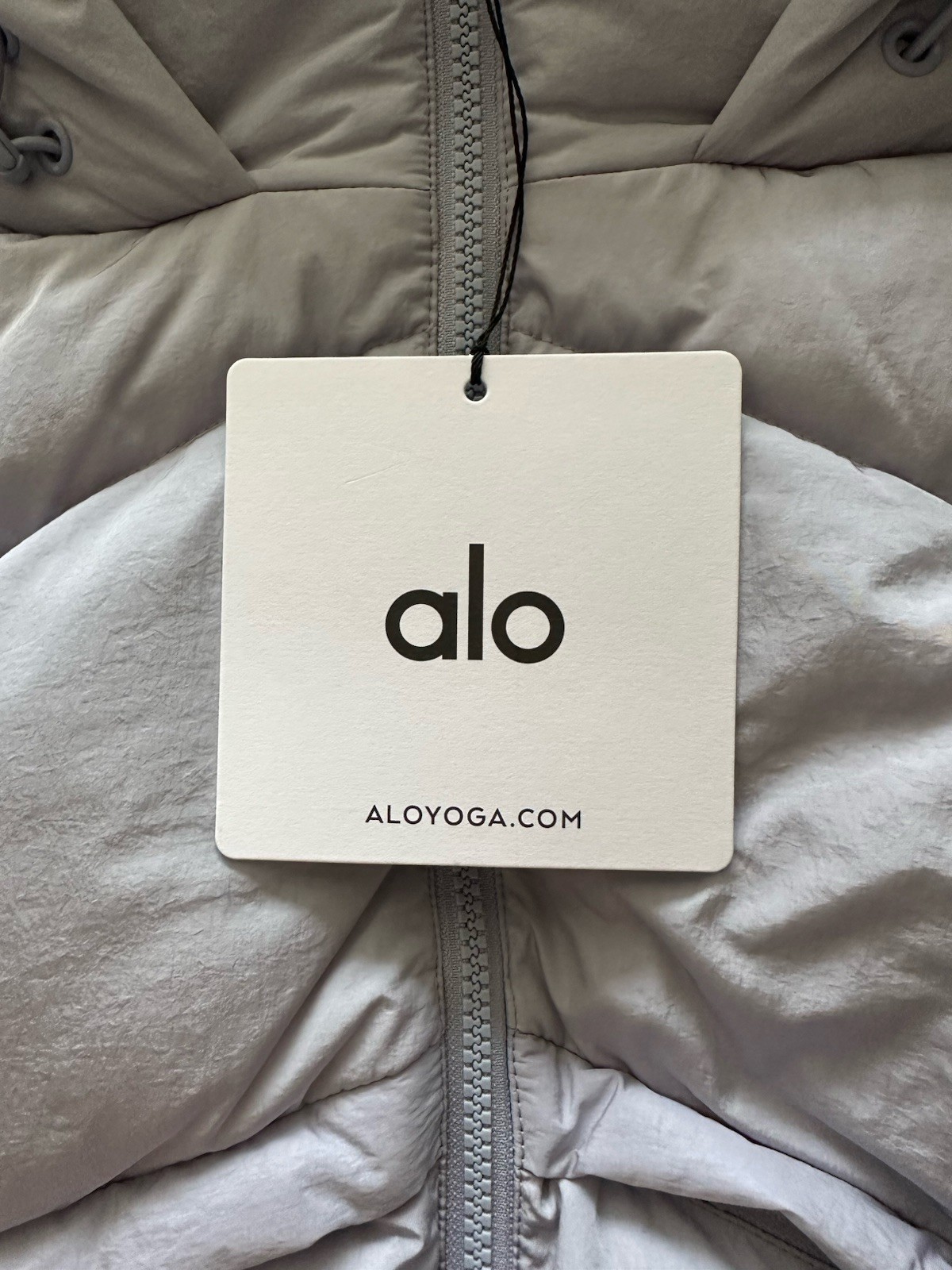 Women’s Alo Glacier Puffer in Lavender Size Medium Brand New With Tags NWT RARE image 4