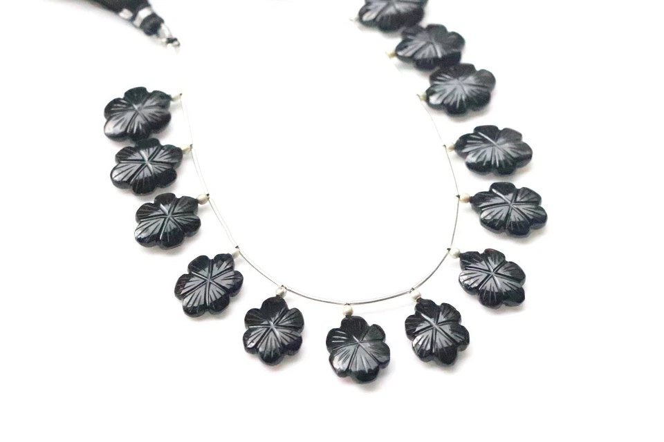 Cuentas de flores talladas a mano de ónix negro joyería de piedras preciosas ... - Imagen 4 de 4