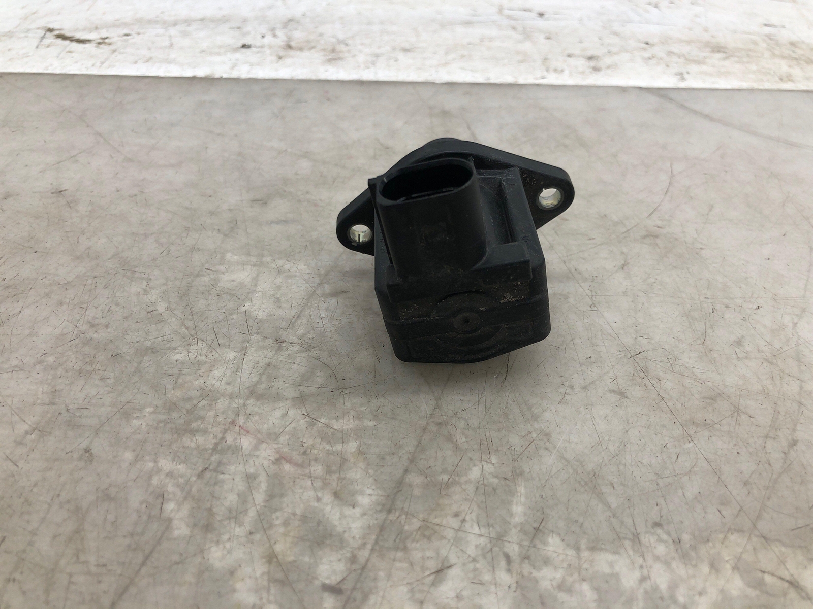 2016-2020 BENTLEY BENTAYGA (A) ENGINE TURBOCHARGER DIVERTER VALVE 03C145710E