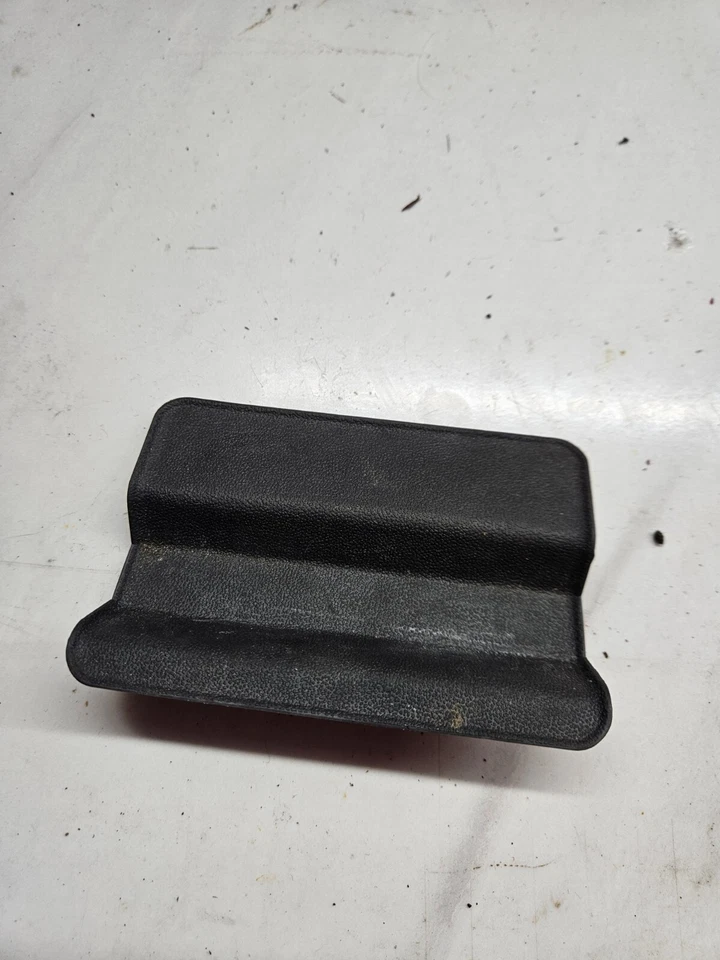 Tapete de borracha console central Saab 93 9-3 12762999 - Imagem 2 de 4