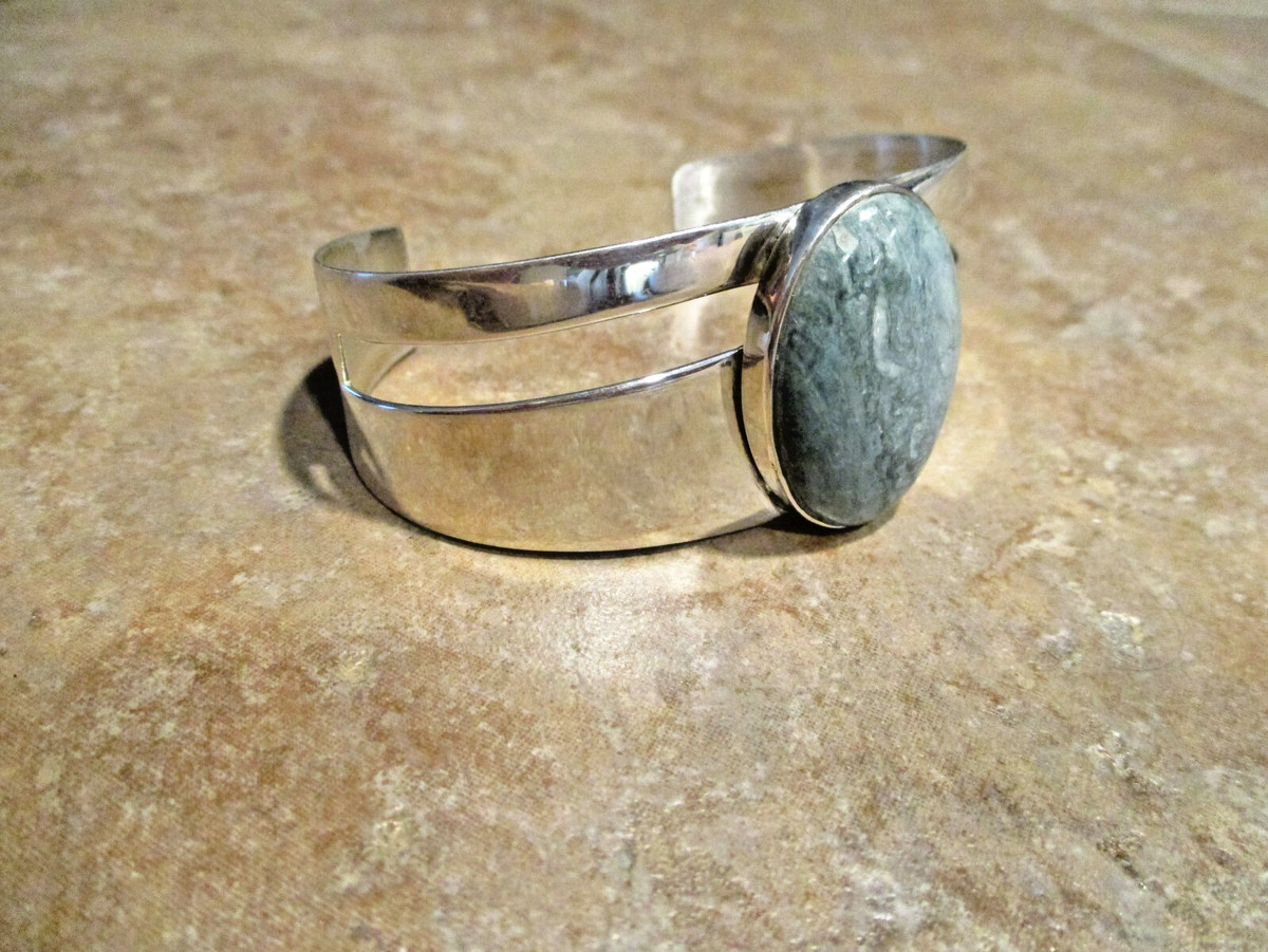 Larger CONTEMPORARY Southwestern Style Sterling Silver Turquoise Design Bracelet View 5