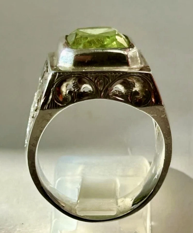 Natural Peridot on Sterling Silver 980 Handmade Floral Java Motif Carved Ring - Image 3 of 4
