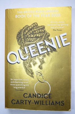 Candice Carty-Williams: Queenie. TB  book of the year 2020 UK Import