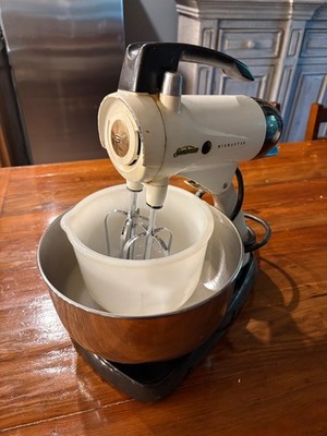 Vintage Sunbeam Mixmaster Model 12, 1950s Stand Alone Mixer Works Great!