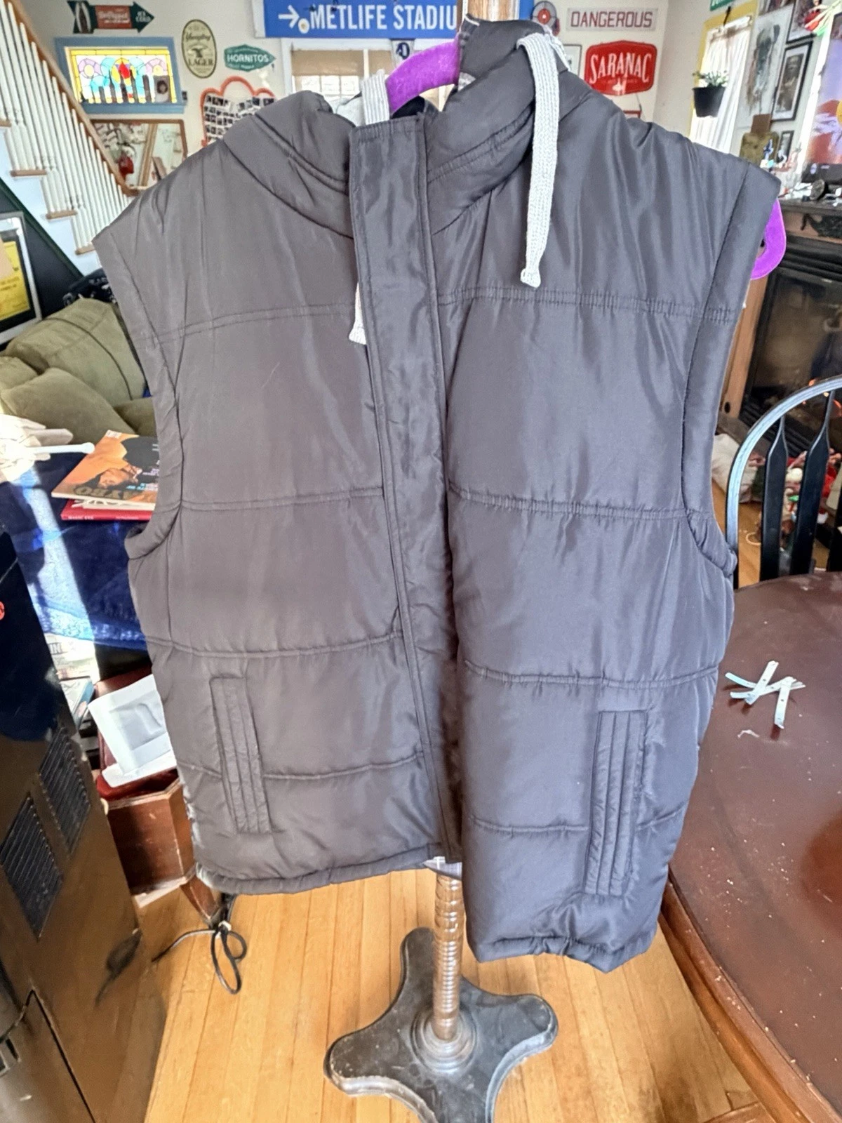 New Without Tags Insulated XXL Black Hooded Vest