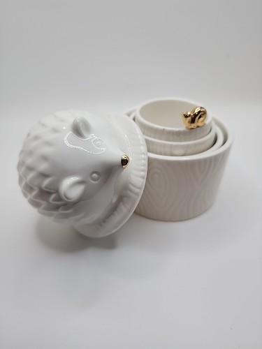 Anthropologie - White Ceramic Cute Hedgehog Nesting Measuring Cups Discontinued