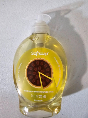 Softsoap 6 Bottles 7.5 OZ Winter Holiday Scents Pecan Pie Brand new!