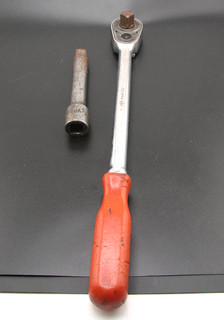 Vintage Mac Tools VR15 Long Pear Head 1/2" Drive Ratchet w/ Socket extension