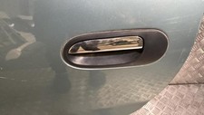 Porte arrière et accessoires Nissan TINO