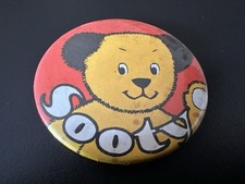 Vintage The Sooty Show Badge Pin TV Puppet 1970s 1980s 5cm 