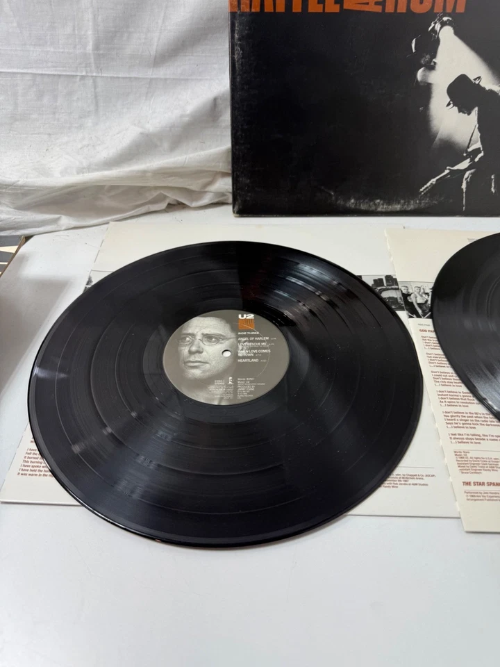 VINYL LP by U2 "RATTLE AND HUM" (1988) ROCK, BLUES / ISLAND RECORDS 7 91003-1 Foto 2 de 4