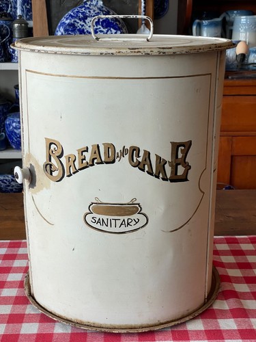 Antique Round Tin Metal Bread and Cake Safe