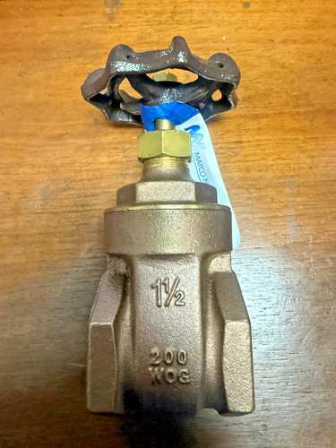 MATCO-NORCA 1-1/2" F-NPT 200# WOG CAST BRASS THREADED GATE VALVE