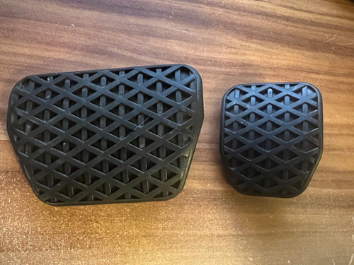 BMW Automatikgetriebe Gas & Bremspedalgummi Pedalkappe 352111604212 352111604223