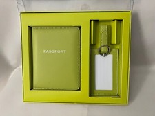 New Victoria Hagan Perfect Pieces 2 Pc Passport Holder Luggage Tag Set Green