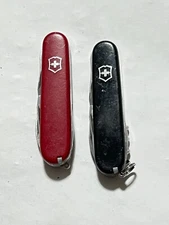 Lot of 2 Victorinox Swiss Army knives - Super Tinker - Camper