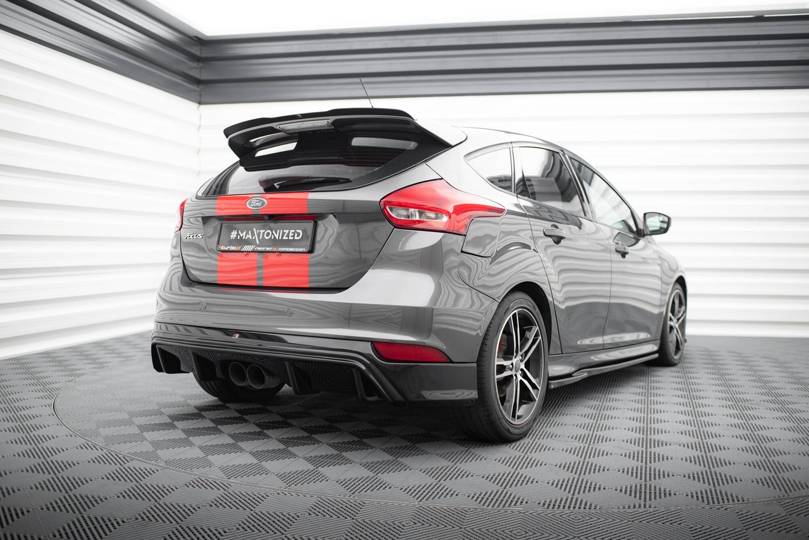 Rajout pare-chocs arriere Ford Focus ST Mk3 FL avec diffuseur RS en ABS