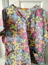 Wonderwink 4 Pocket Gray Scrub Top w Multicolor Butterflies  Waistband Size XL