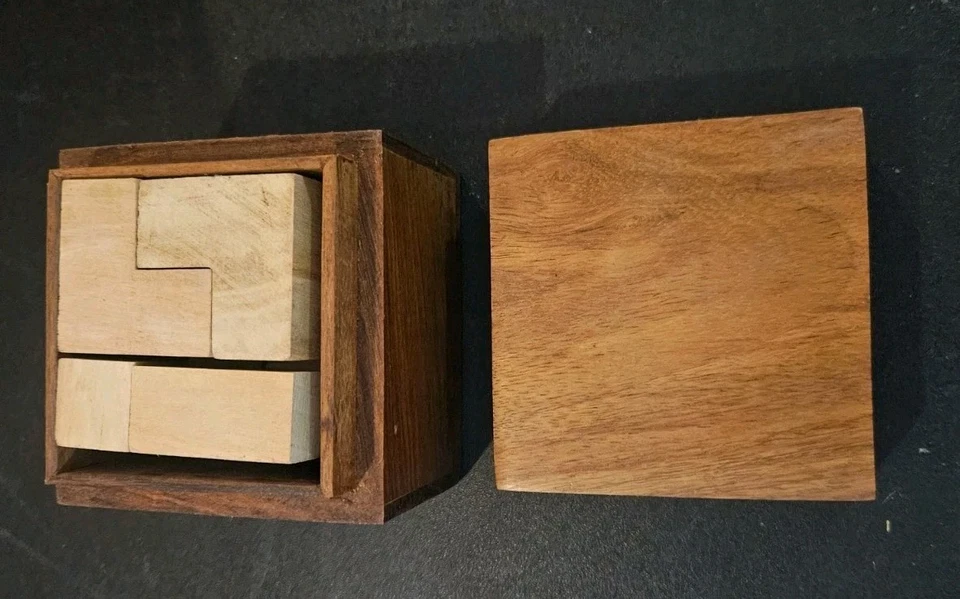 Rompecabezas de caja de madera vintage hecho a mano en la India Foto 3 de 4