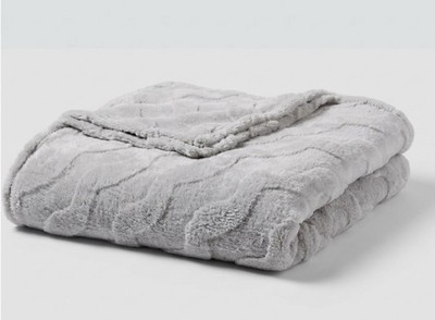 Room Essentials Wavy Jacquard PlushBlanket, Twin/Twin XL - Gray NWT