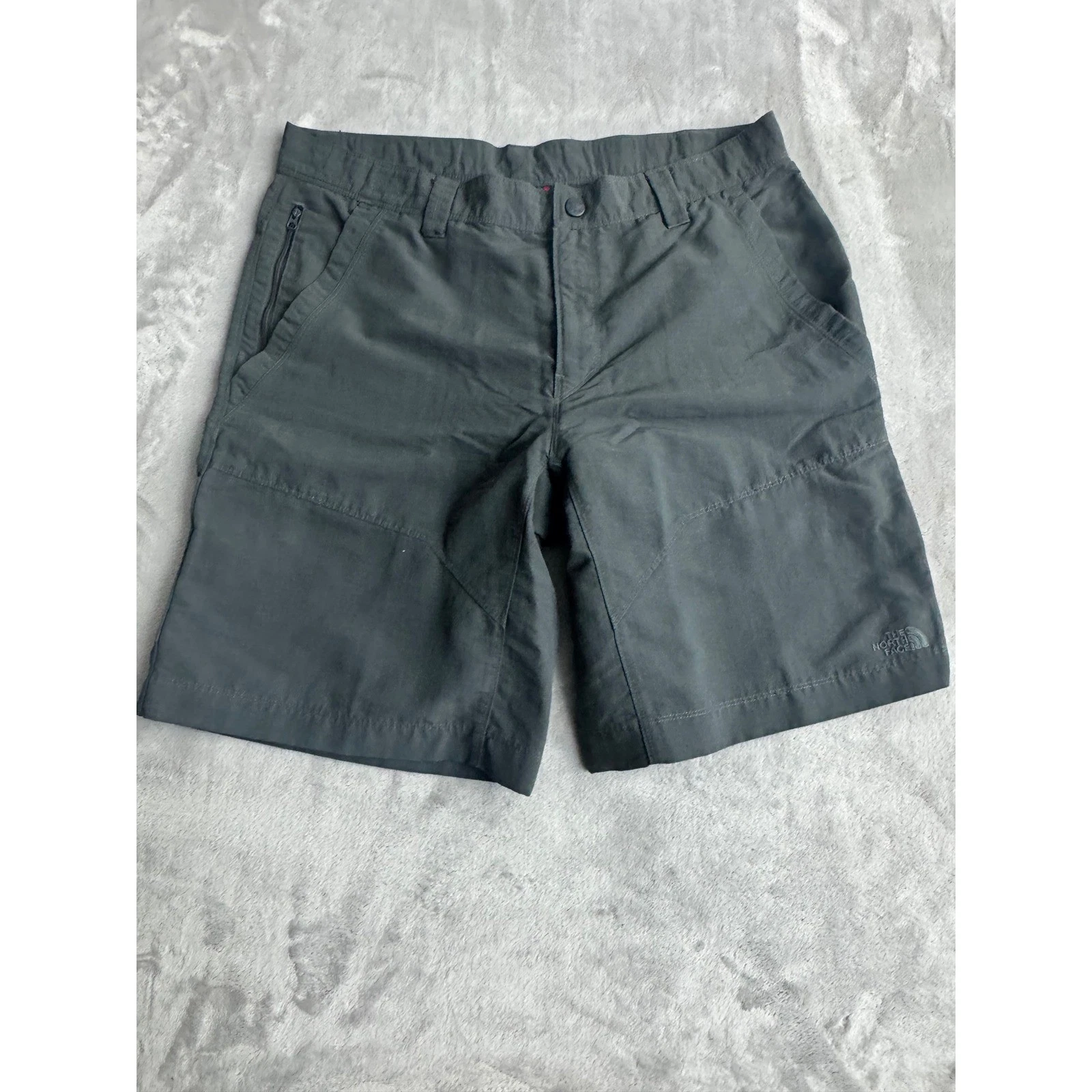 The North Face Mens Hiking Cargo Shorts Gray Nylon Size 36 Regular Utility Trail
