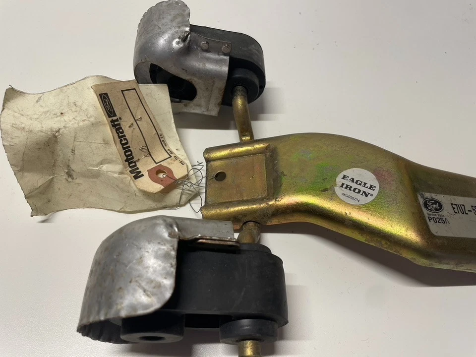 Ford Truck F-250 1987-1988 soporte de suspensión de escape E7UZ-5260-B nuevo stock antiguo Foto 4 de 4