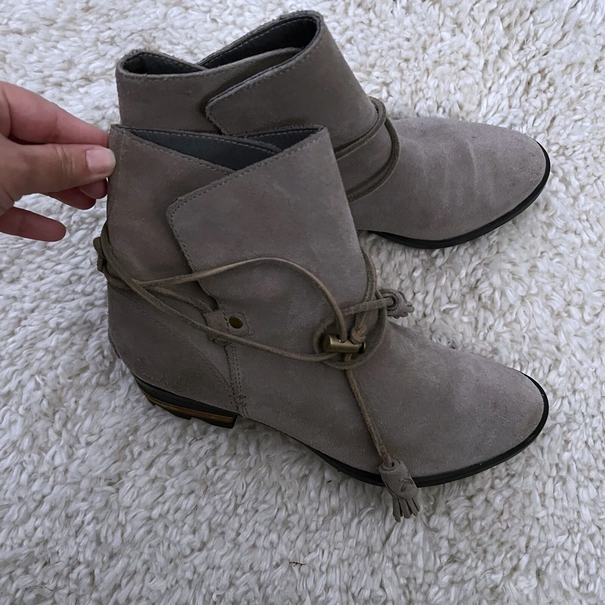 Sorel farah short hotsell waterproof suede bootie