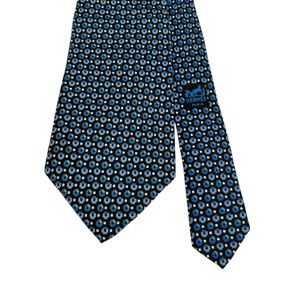 Corbata para hombre Hermes geométrica ombre negra/azul satinada seda 656 OA 4" (W) 55" (L) usada en excelente estado Foto 2 de 4