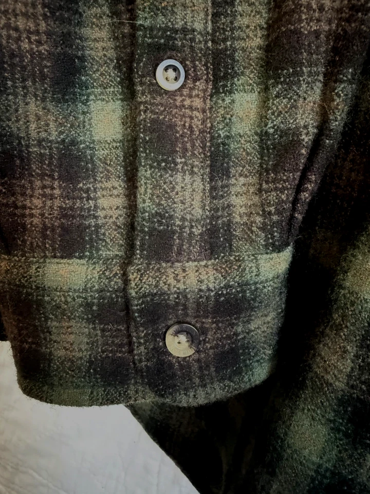 PENDLETON LODGE or OUTDOOR SHIRT LODEN GREEN & BROWN SIZE LARGE - Image 3 of 4