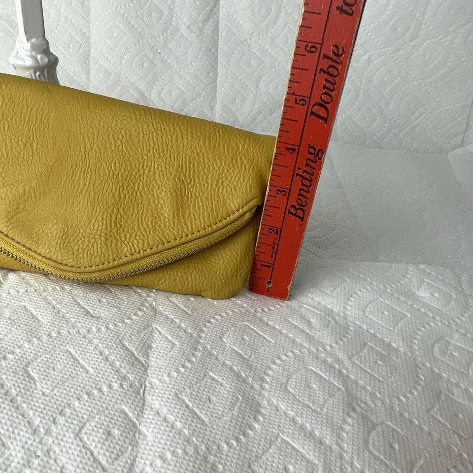 Cartera Mud Pie Muñequera Amarillo Mostaza Bolso sin asas Bolso de mano Imitación Carey Brazalete Foto 4 de 4