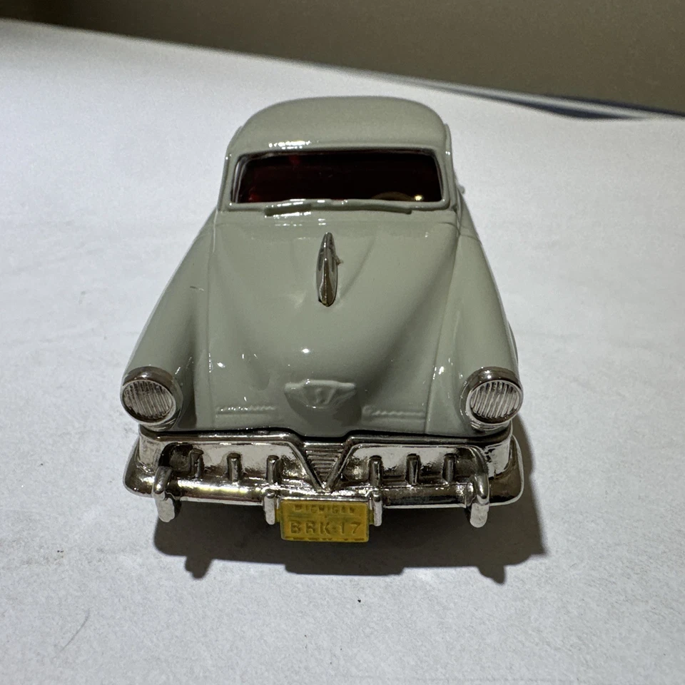 Brooklin Models 1/43 BRK17 1952 Studebaker Champion Starlight Coupe Diecast - Image 3 of 4