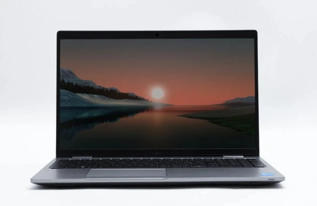Dell Latitude 5520 · i5-1135G7 · 16GB · 512GB, photo 2 of 4